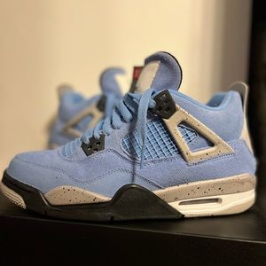 Jordan 4 Retro GS University Blue/Black (WOMENS 8.5/YOUTH 7) worn once!!!